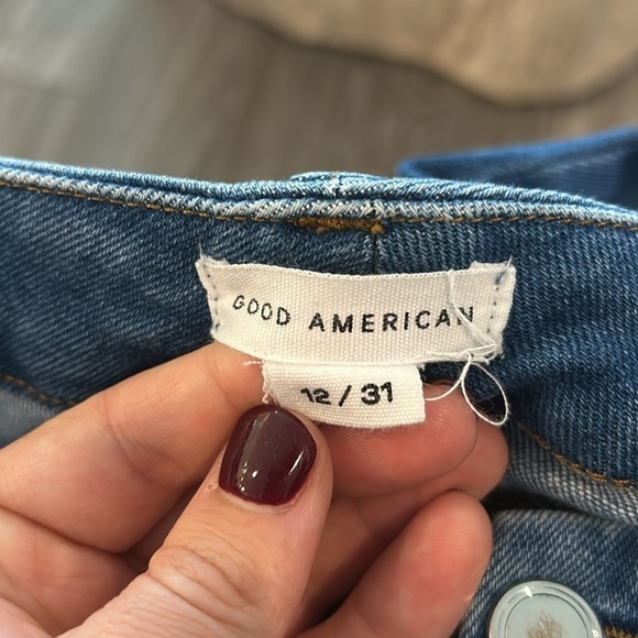 EUC Good American Good Legs High Rise Crop Distressed Size 12/31 style GLCNF73IT - Picture 9 of 10